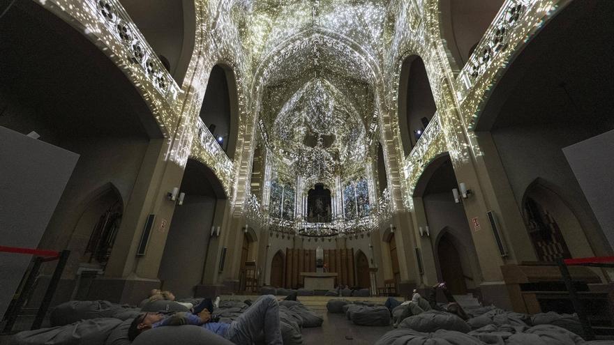 Nueva experiencia inmersiva Génesis, en la iglesia de la Escuela de Les Dominiques en Barcelona