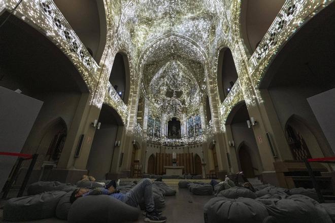 Nueva experiencia inmersiva Génesis, en la iglesia de la Escuela de Les Dominiques en Barcelona
