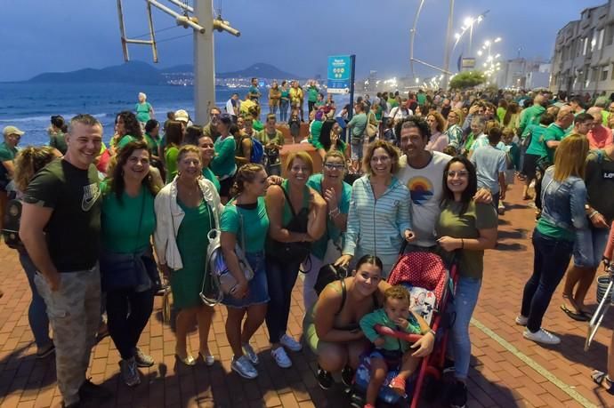 23-08-2019 LAS PALMAS DE GRAN CANARIA. Cadena humana en el paseo de Las Canteras contra el incendio  | 23/08/2019 | Fotógrafo: Andrés Cruz