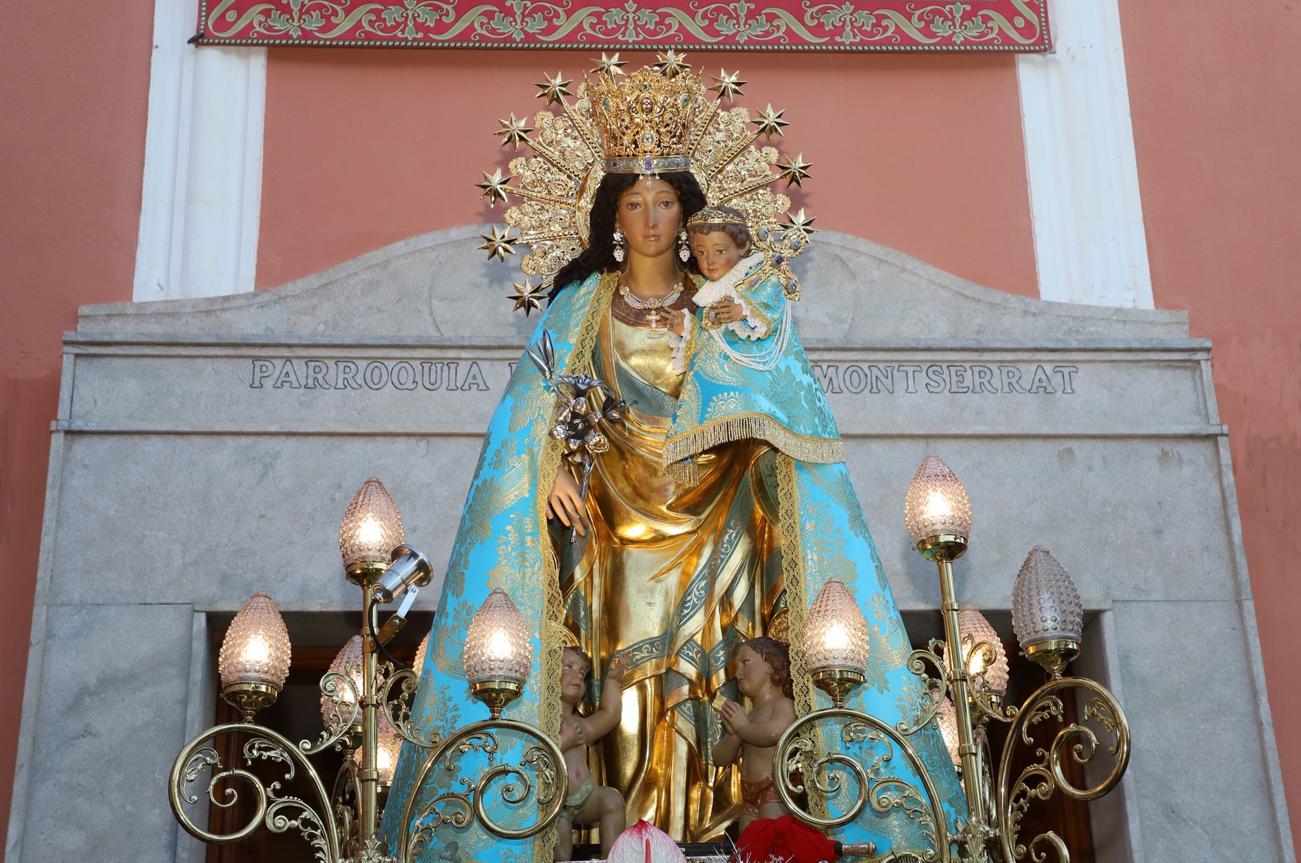 La imagen de la Mare de Déu dels Desemparats en Picanya