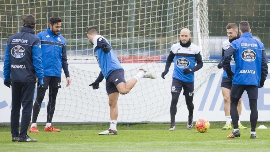 Jonás, Laure, Cartabia y Lusinho, ayer en Abegondo.