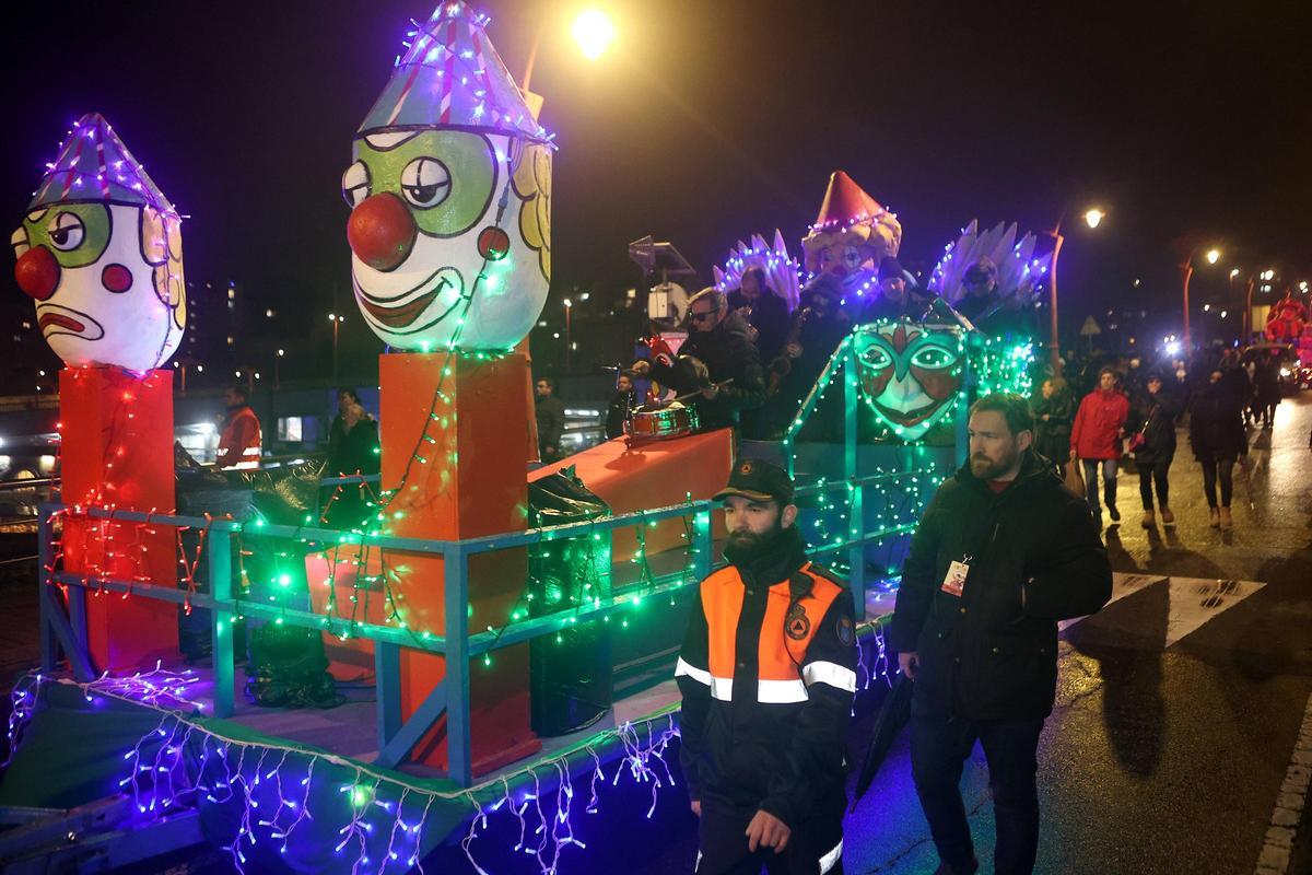 Carroza en el último acto del Carnaval.