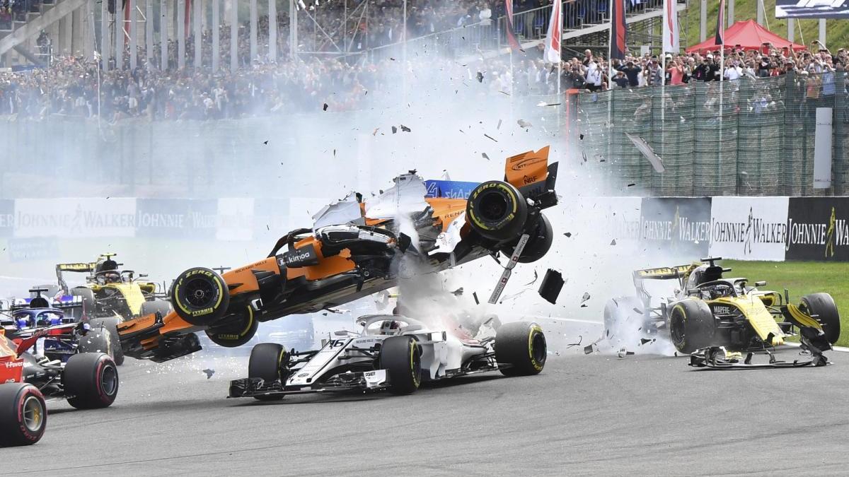 Alonso se despide de Spa con un aparatoso accidente