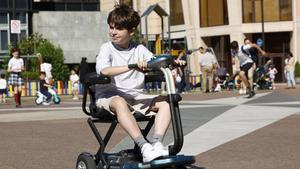 Alejandro Gutiérrez, jovne que sufre desde el nacimiento distrofia muscular de Duchenne