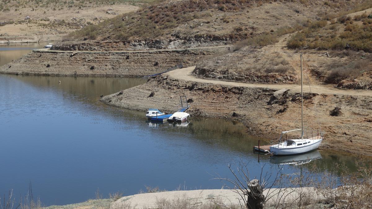 Córdoba Pantano de La Breña embalse presa sequía