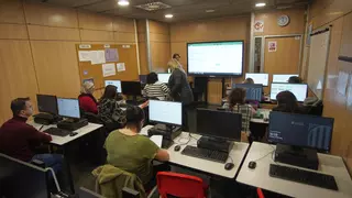 Treballen perquè les escoles d'adults de Girona continuïn en el mateix espai el pròxim curs
