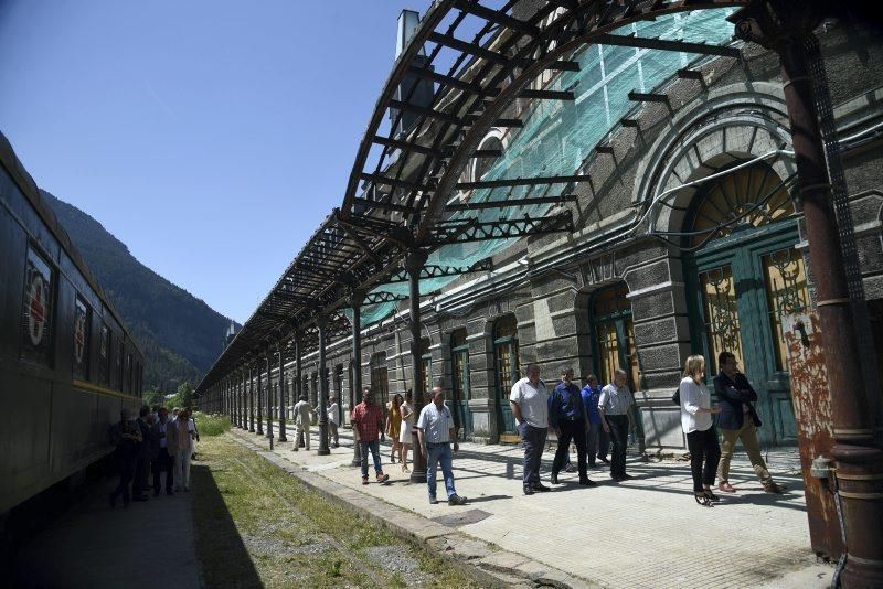 Reapertura de la línea ferroviaria internacional de Canfranc