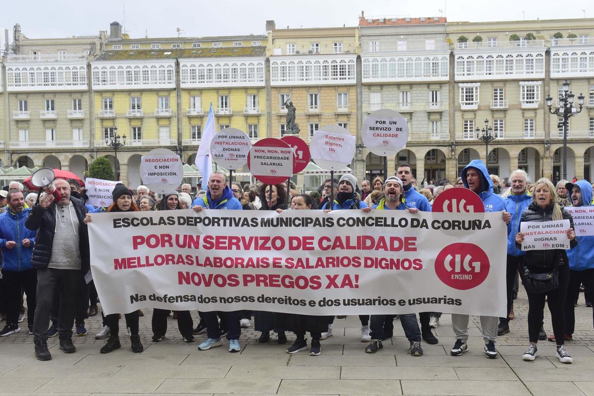 Manifestación de los trabajadores de las escuelas deportivas municipales
