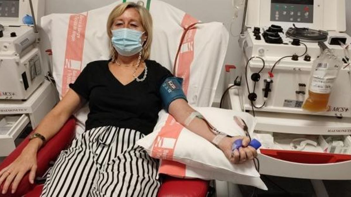 Una donante en el Banco de Sangre y Tejidos.