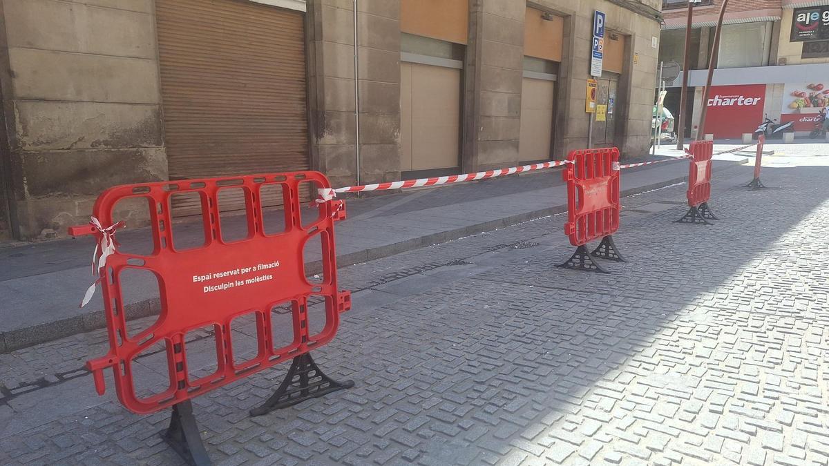 Tanques que informen de l'espai reservat per a filmació, a la plaça Llisach