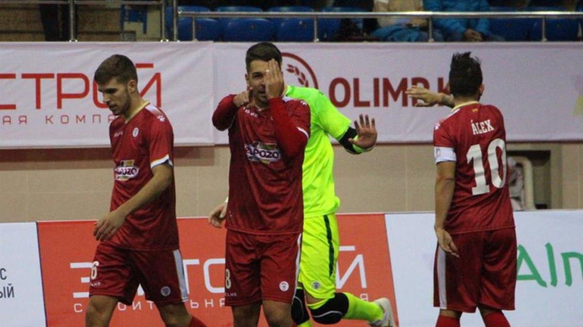 Andresito celebra el cuarto tanto de ElPozo