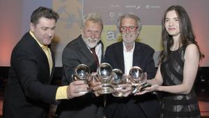 Miguel Ángel de la Fuente (el segundo por la derecha) y el resto de premiados en los galardones de periodismo Cirilo Rodríguez