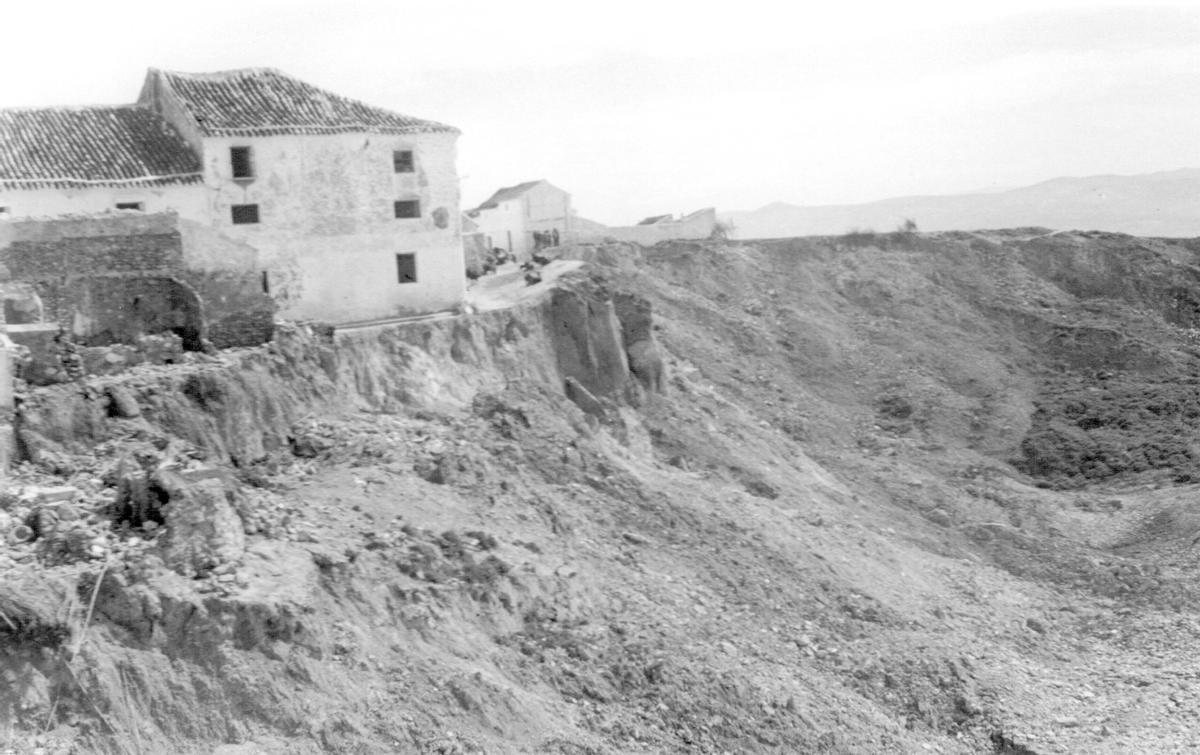 Parte de la ladera de Benamejí tras su derrumbe.