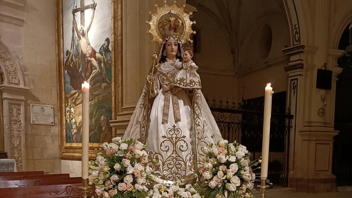 Imagen de la Virgen del Alcázar dispuesta para ser procesionada esta tarde por la antigua colegial de San Patricio.