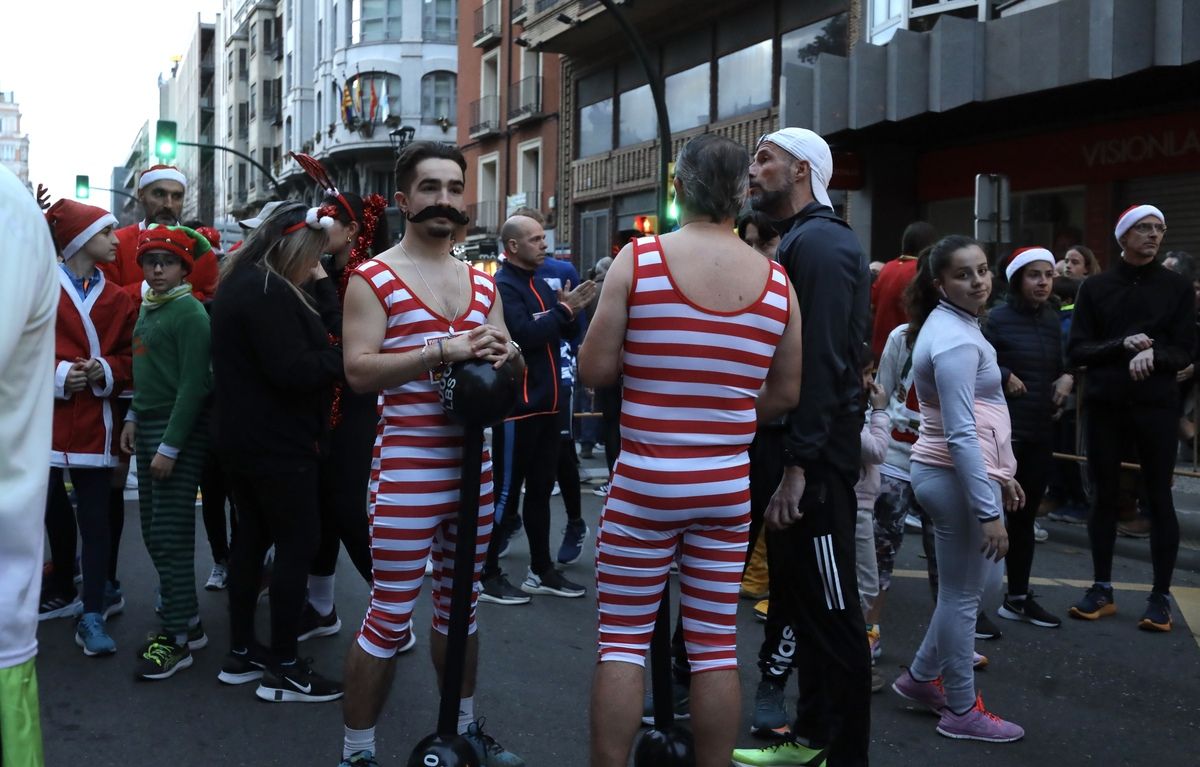 EN IMÁGENES | Zaragoza celebra su decimoctava edición de la San Silvestre