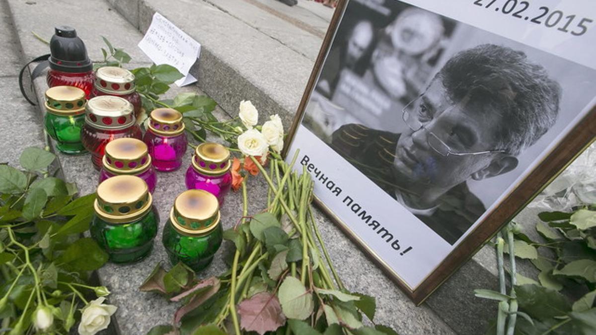 Flores en memoria de Nemtsov