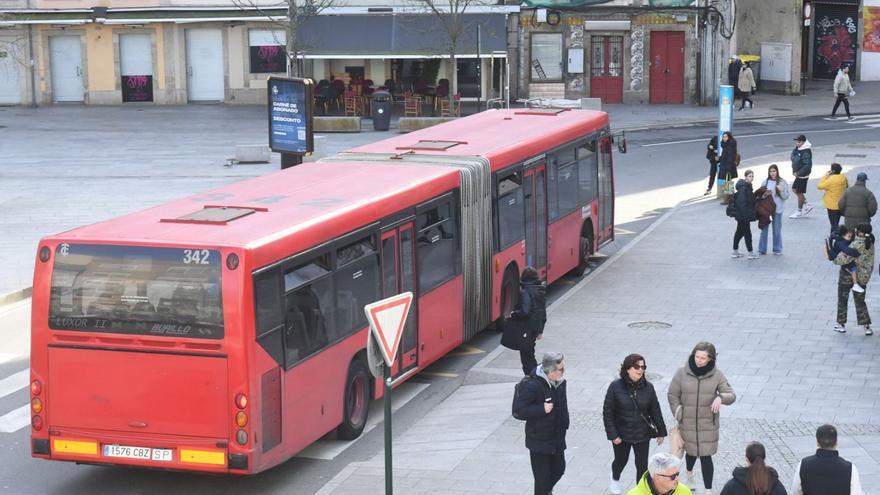 Trece años de cambios de planes para el bus urbano