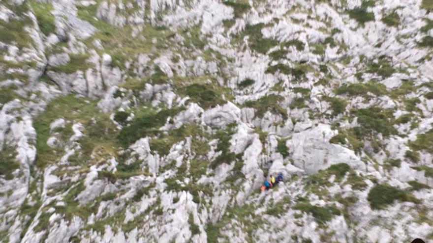 Herido un sexagenario al sufrir una caída durante una ruta de montaña