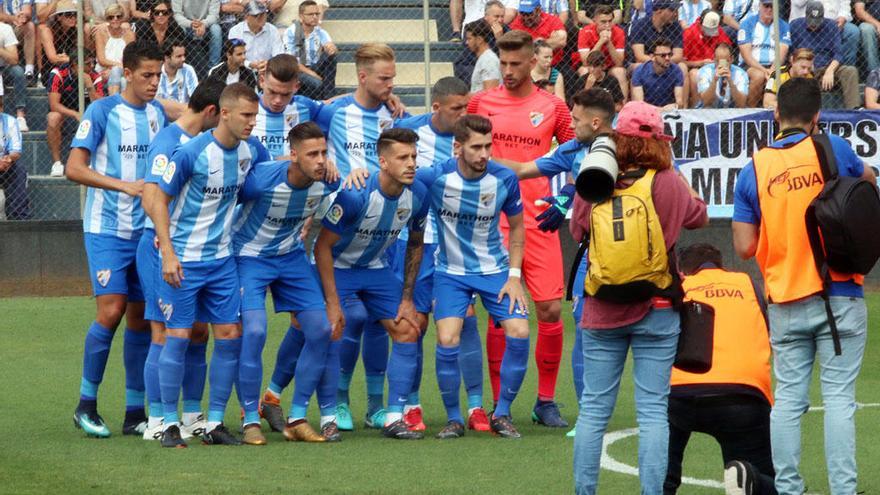 El filial posa para los fotógrafos antes del partido de ida.