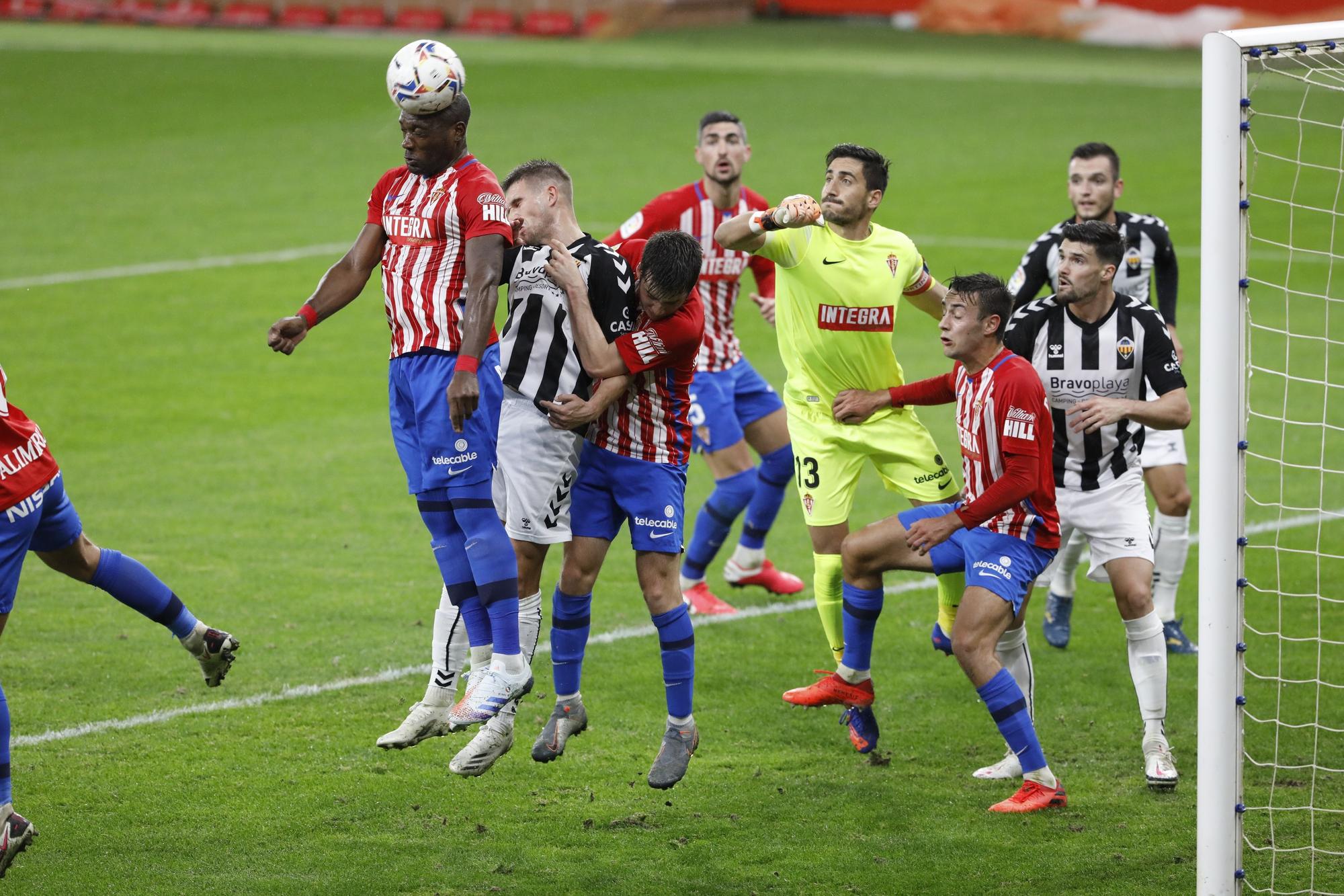 El partido del Sporting ante el Castellón, en imágenes