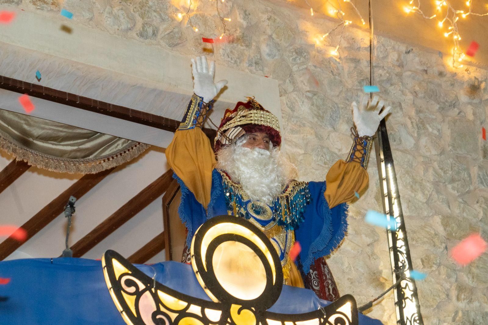 La Vila Joiosa recibe a los Reyes Magos por la puerta grande