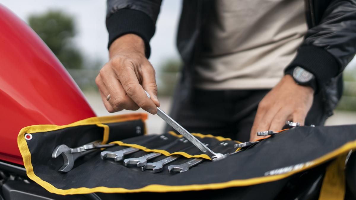 Antes de hacer un viaje, es importante que revises tu moto
