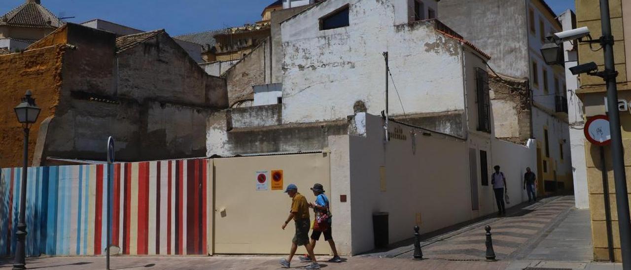 Inmueble ubicado en la callo Caño Quebrado que será demolido y en el que se construirá el nuevo archivo de la Mezquita-Catedral.