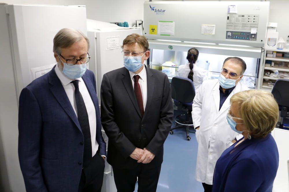 Ximo Puig y Ana Barceló visitan las instalaciones de Fisabio, donde se desarrolla un test rápido del coronavirus que costará sólo 1 euro.