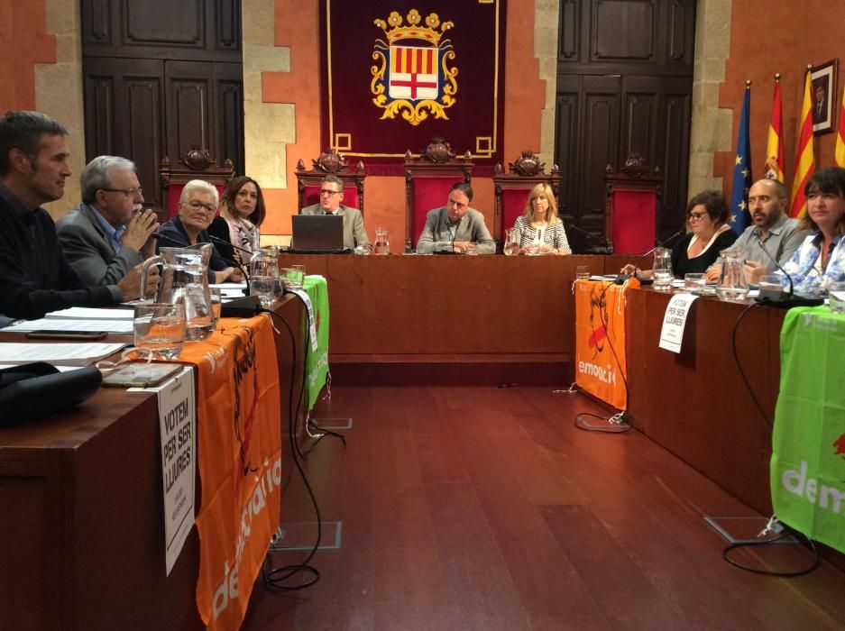 Protesta contra la moció de CS a l'Ajuntament