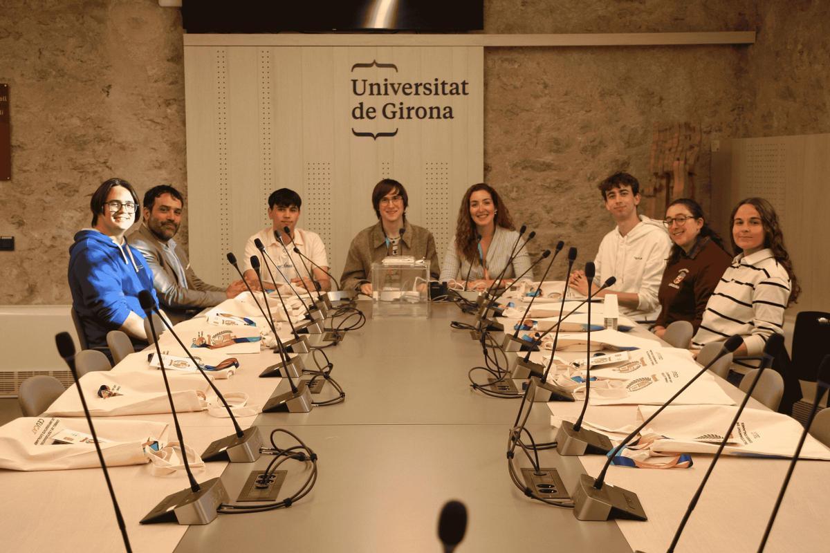 Els membres de la trobada durant la sessió.