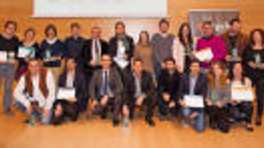 Imatge de grup dels premiats en l&#039;edició 2014 dels premis E-tech