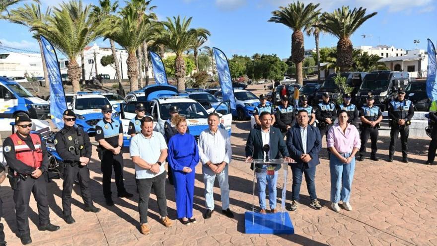 Presentación de los nuevos vehículos de la Policía Local de Arrecife.