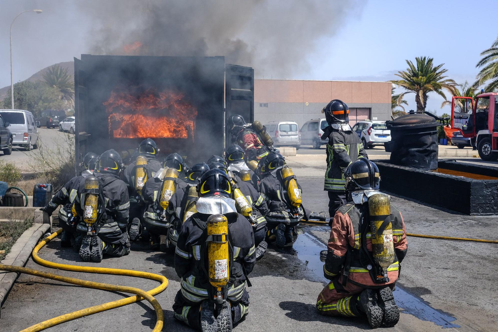 Bomberos en prácticas en Lomo Salas