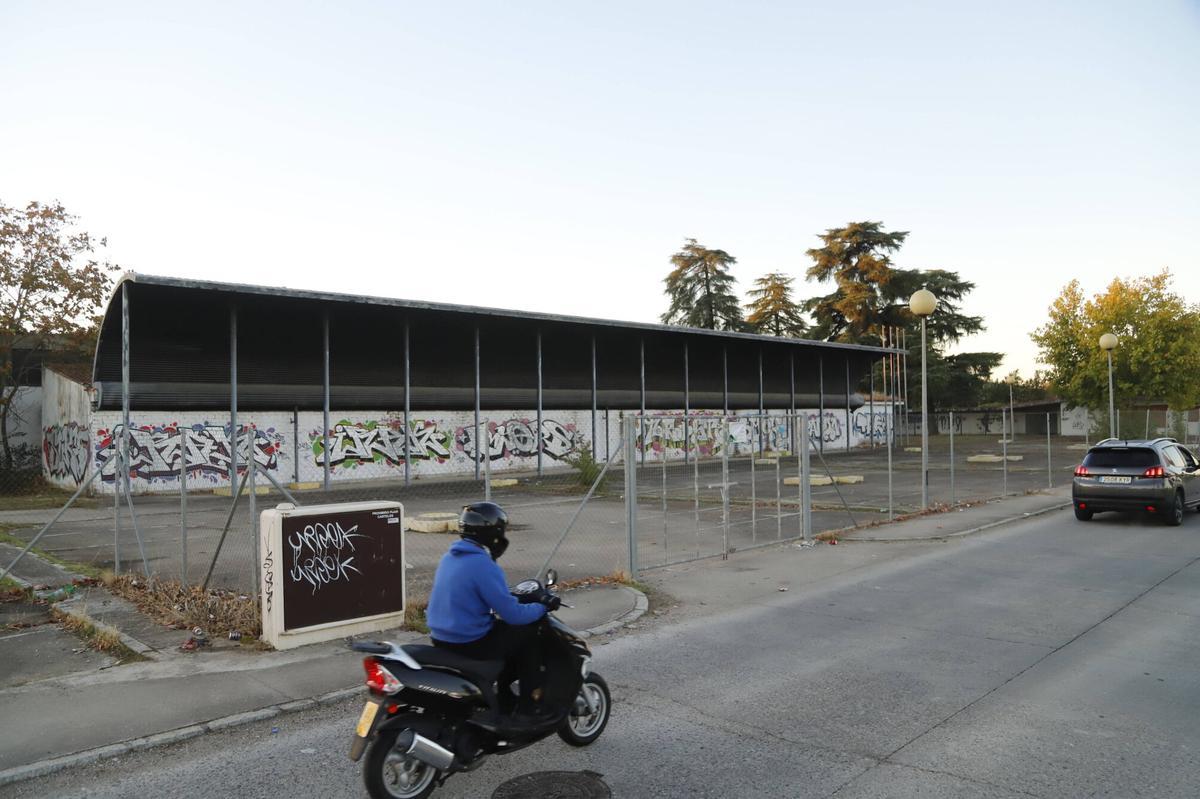 Córdoba
Solar edificio terrenos antiguo recinto ferial San Carlos polígono industrial comprado por Deuser