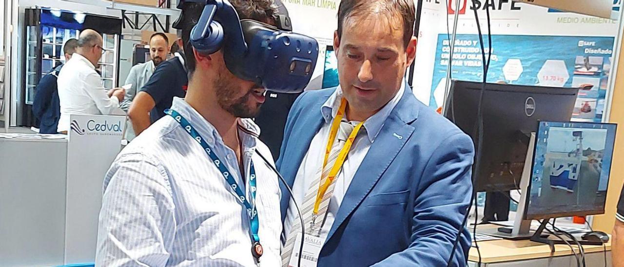 Clemente Lage realiza una demostración de la tecnología de realidad virtual