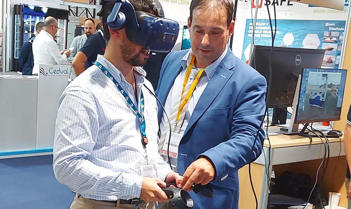 Clemente Lage realiza una demostración de la tecnología de realidad virtual