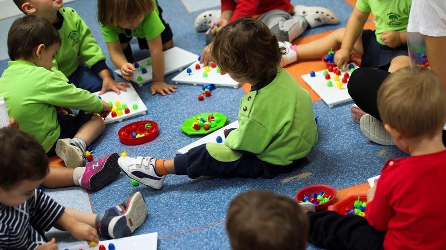 Los técnicos de Infantil se concentran en Extremadura para exigir menos niños por aula y más personal de apoyo