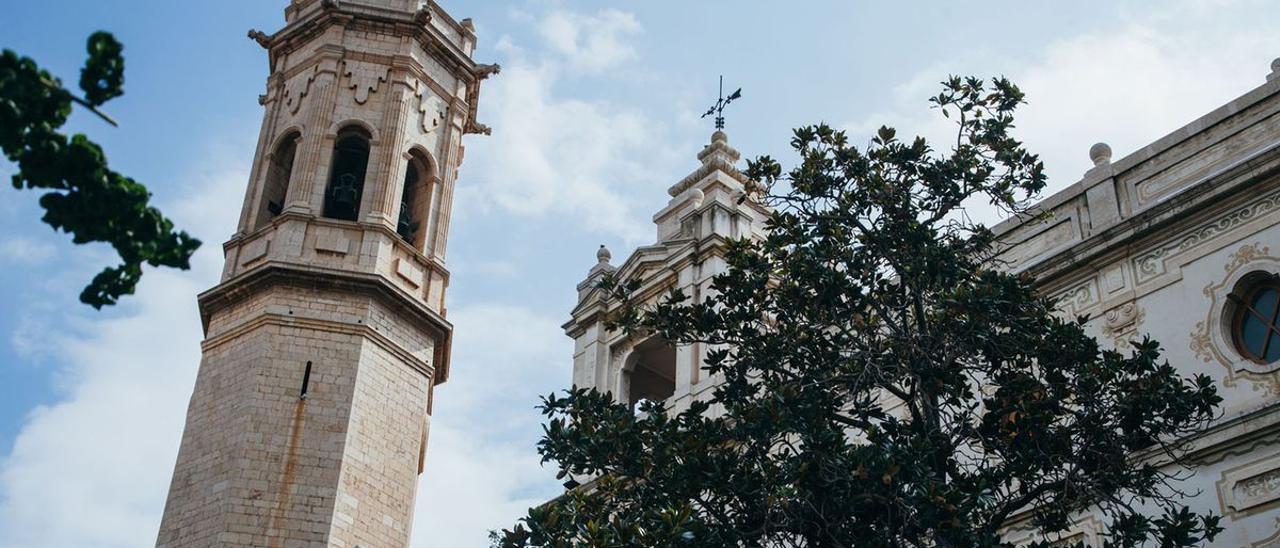 Un relámpago desencadenó los fallos en el mecanismo automático del volteo de campanas de la torre de Burriana.