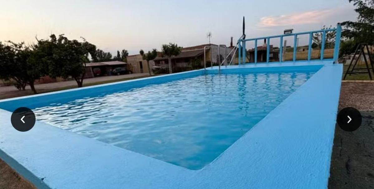 Terreno con piscina que se alquila en un pueblo de Burgos por 300 euros para vivir el eclipse.
