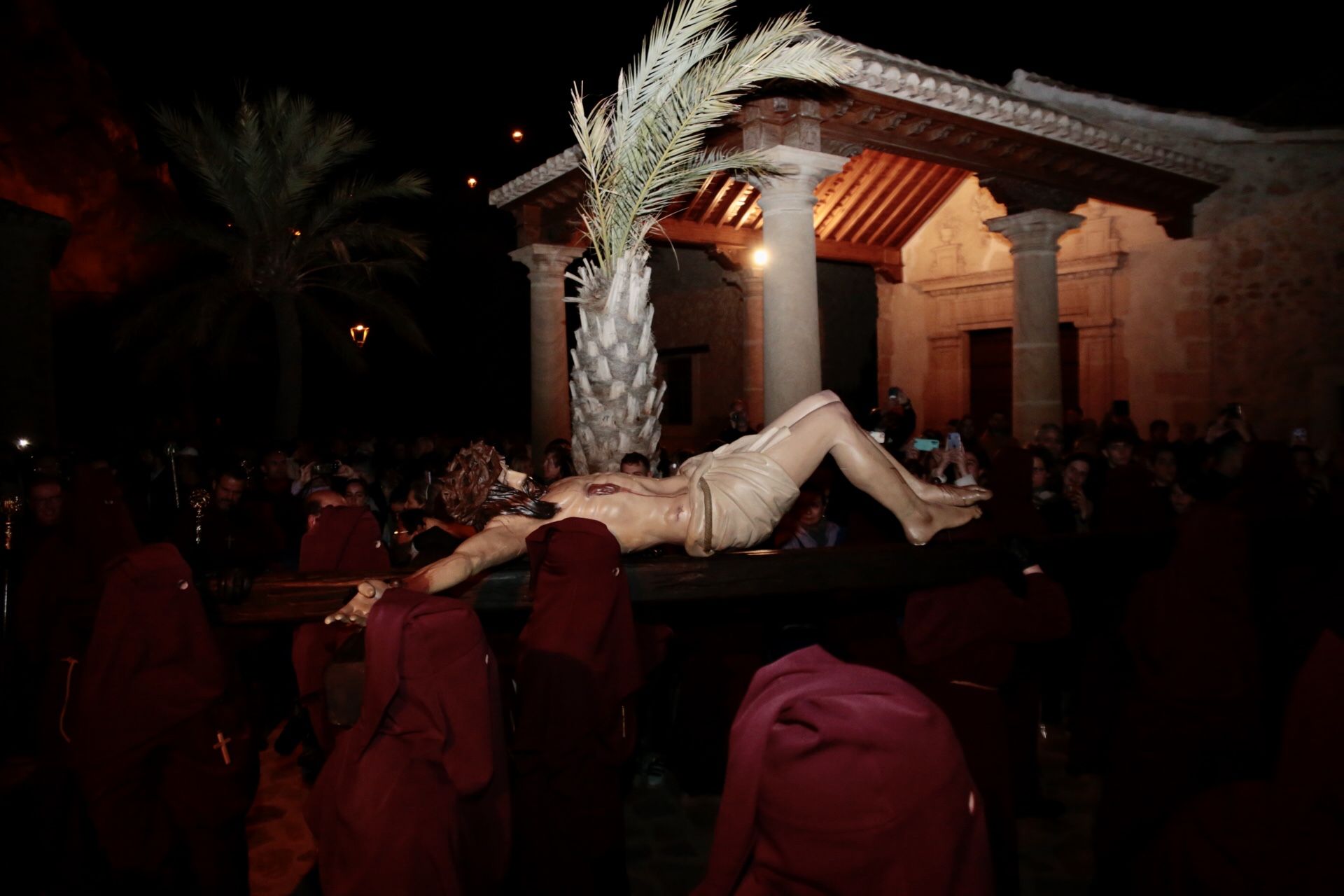 Las imágenes de la bajada del Cristo de la Misericordia en Lorca