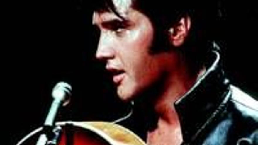 Los traumas de Elvis con las mujeres, en una biografía