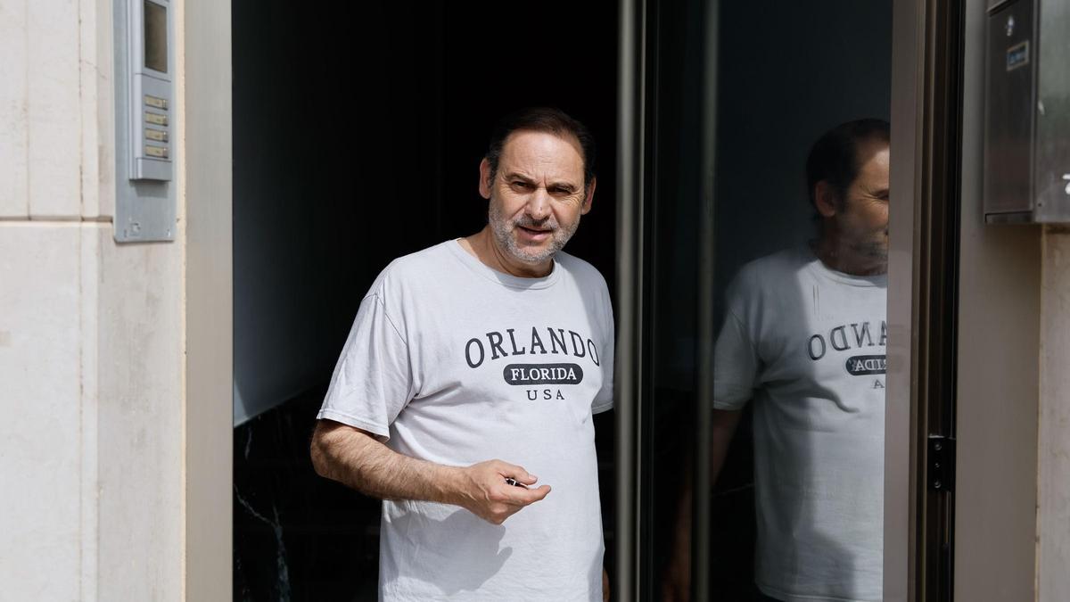 Ábalos dice que hay más sospechas que indicios y que seguirá defendiendo su inocencia