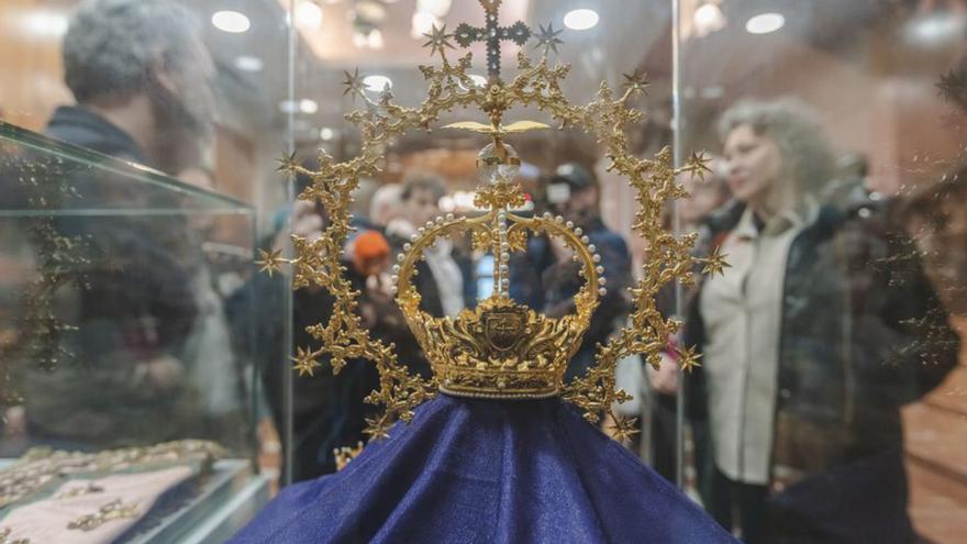 El Obispado expone la corona que lucirá la Virxe dos Remedios de Castro Caldelas