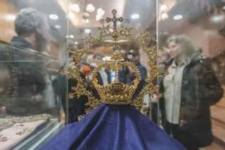 El Obispado expone la corona que lucirá la Virxe dos Remedios de Castro Caldelas