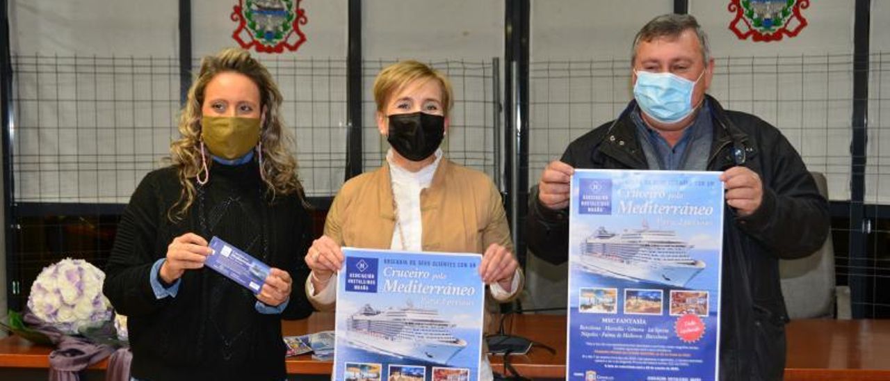 Representantes del Concello y de los hosteleros. | G.N.
