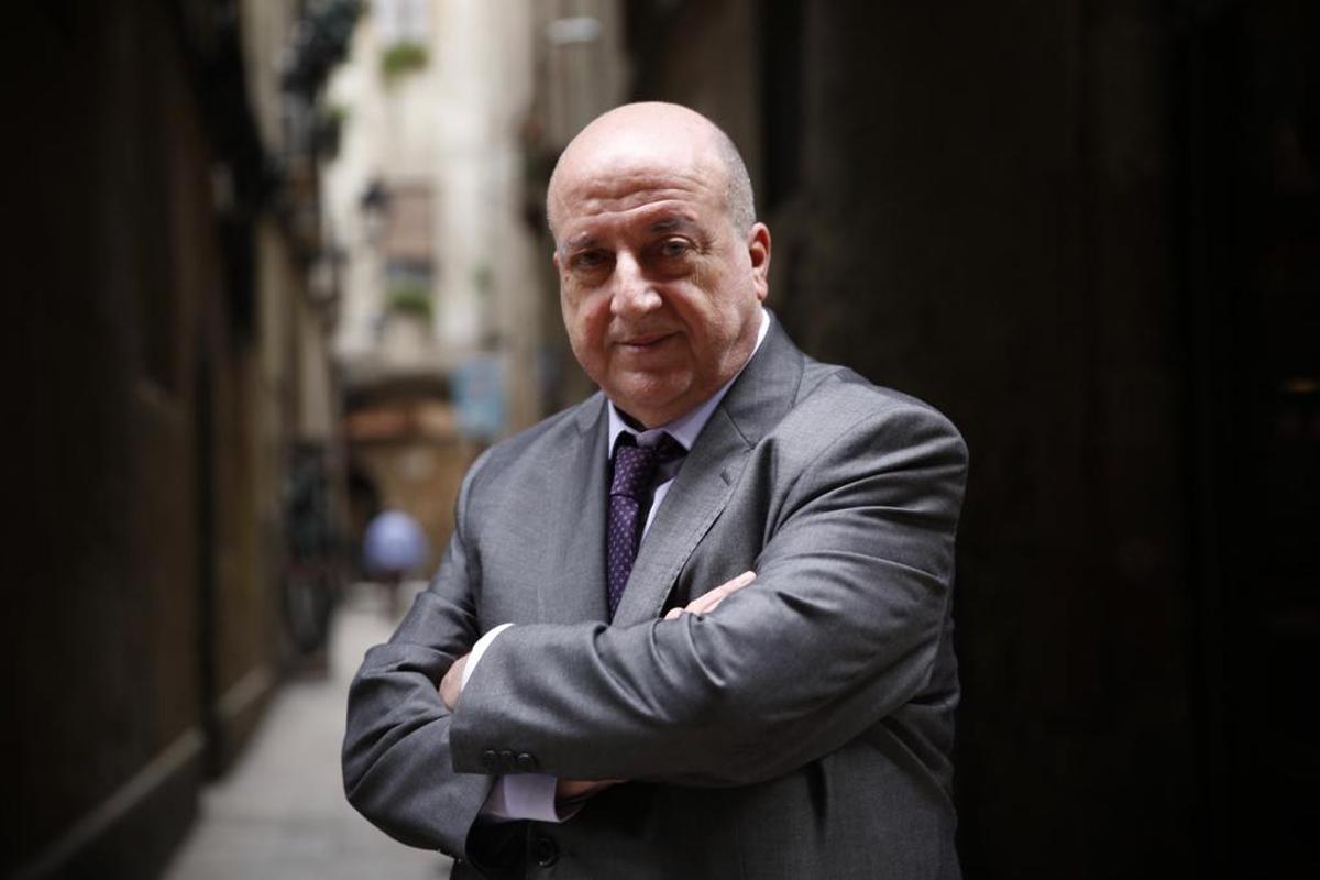 Abraham Juárez, tras ganar el Premio Edhasa.