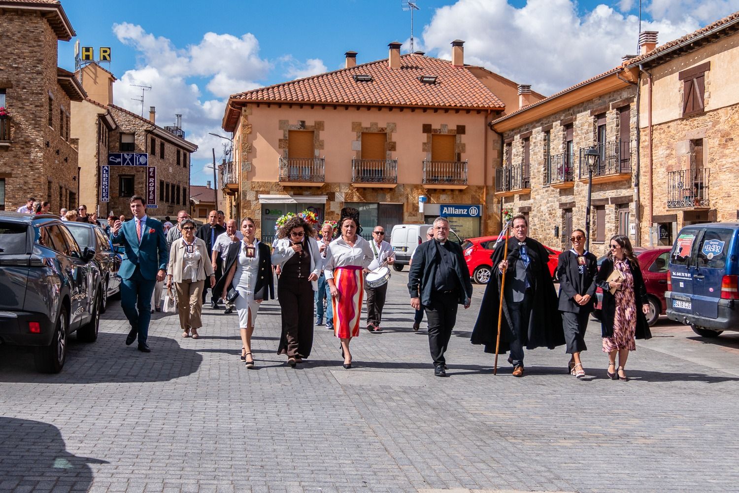 Tábara festeja la Virgen del Camrne más femenina