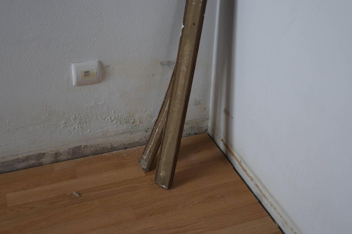 Estado de una de las estancias de la vivienda alquilada.