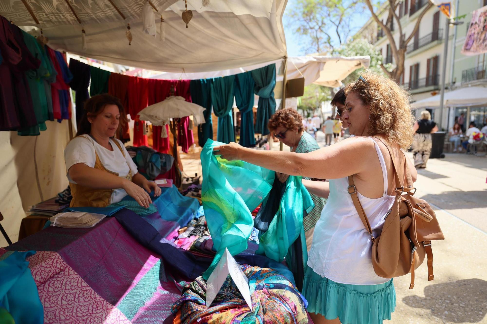 Compras de último día en la feria Eivissa Medieval