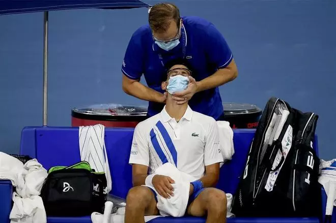 La nueva normalidad en el tenis: mascarillas, gradas vacías y sin jueces de línea...